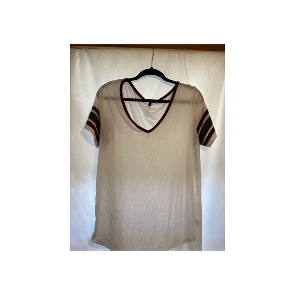 T-shirt - Picture 1 of 3